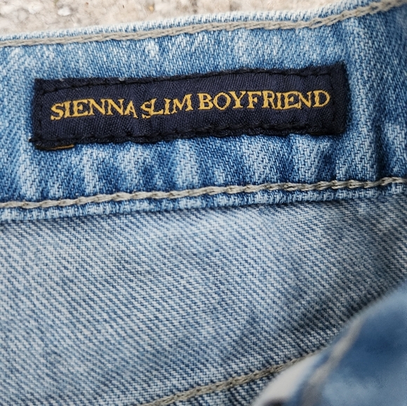 Lucky Brand Embroidered Distressed Light Blue Jeans, 4/27 - Picture 5 of 7